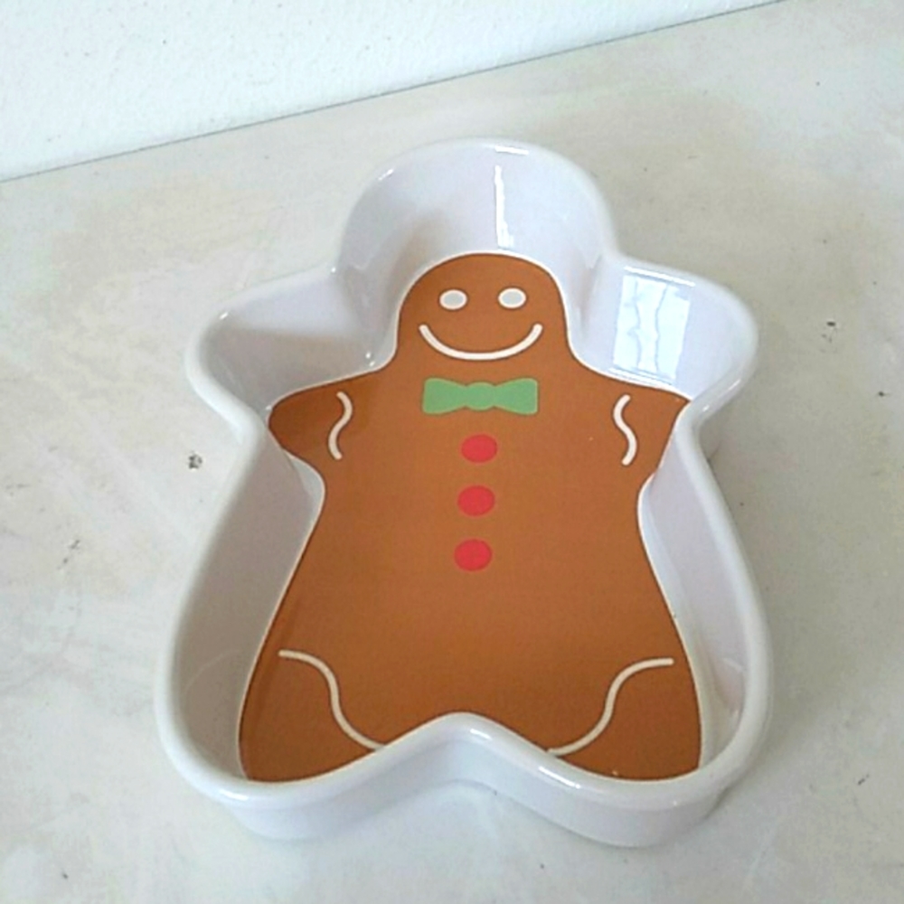 Chantal Christmas Holiday Gingerbread Man Stoneware baking dish
